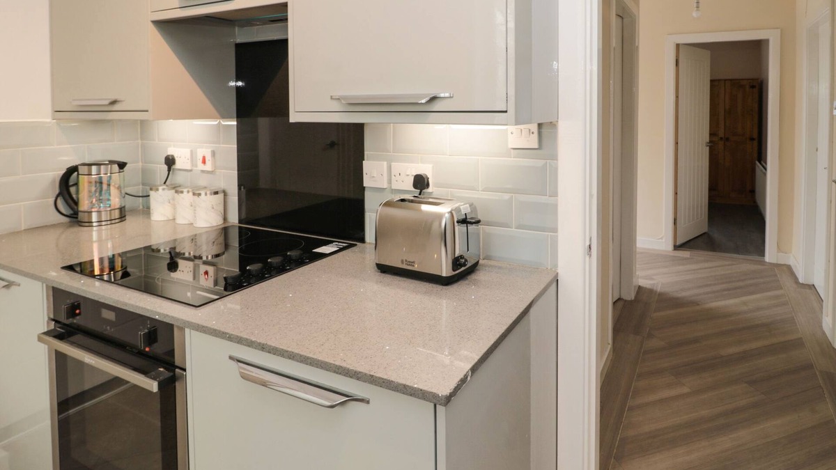 Woodhorn House | SUNSHINE COTTAGE, pet friendly, with a garden in Widdrington