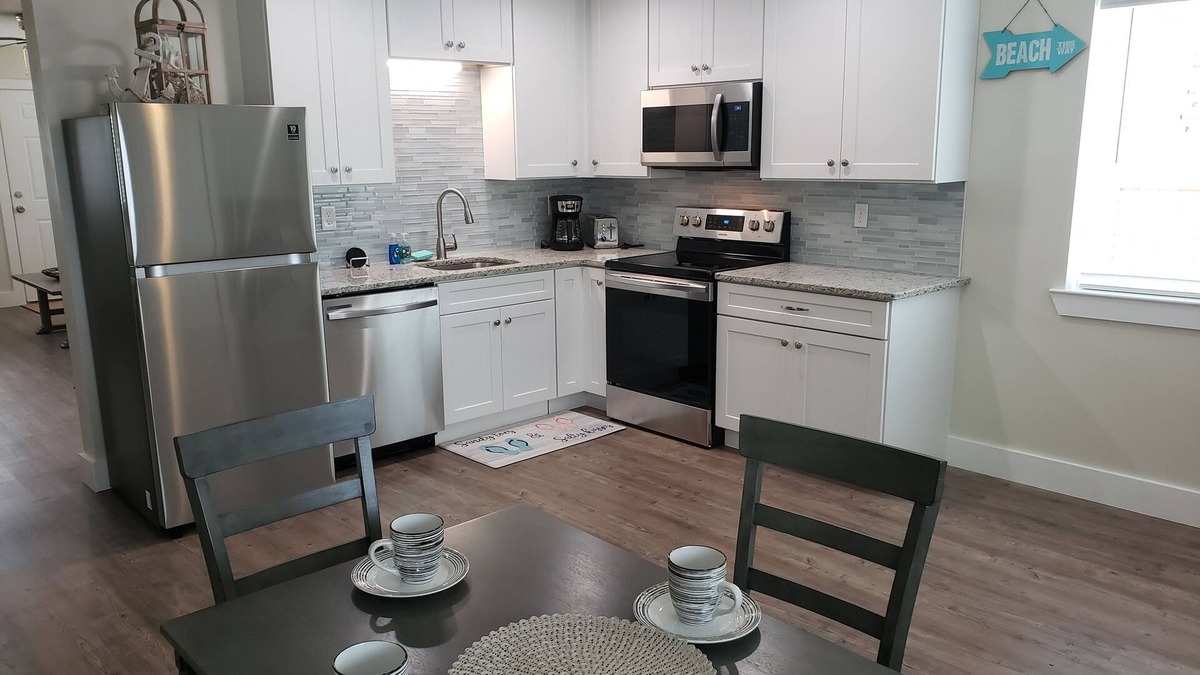 Crescent Beach Apartment | Sunshine Getaway, new 1br/1ba for couples or family up to 3