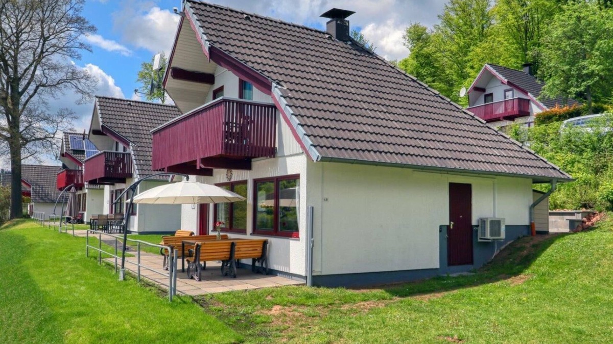 Reimboldshausen House | Sunshine house - lake view included