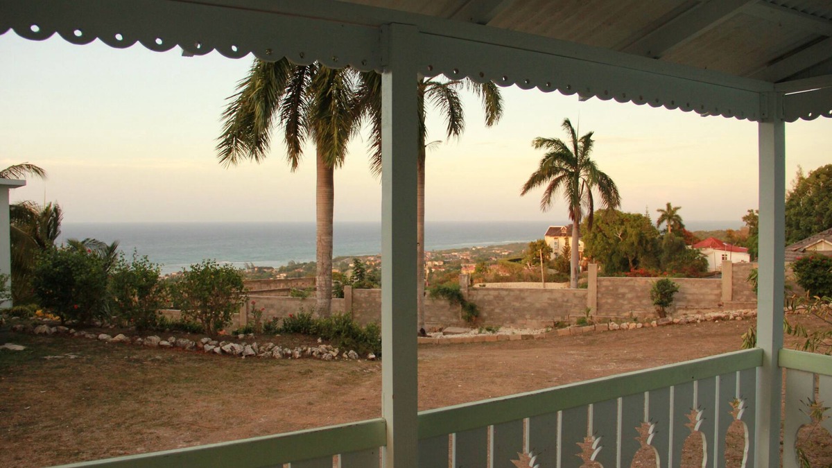 Greenwood House | Sunshine Lodge- Your Home Away From Home