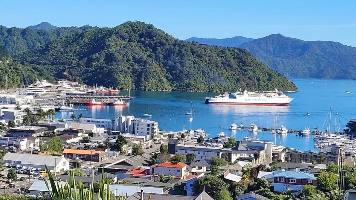 Picton Apartment | Sunshine, Peaceful with the Best Views