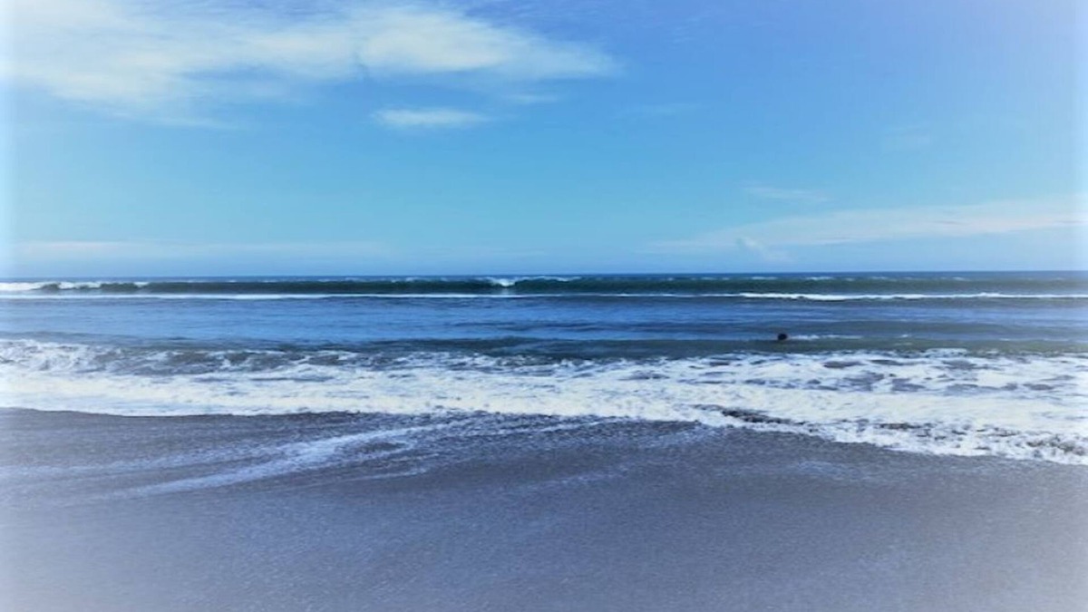 Indialantic By The Sea House | Sunshine's Beach House of Indialantic 2 Bedroom 1 Bath Bungalow sleeps 5