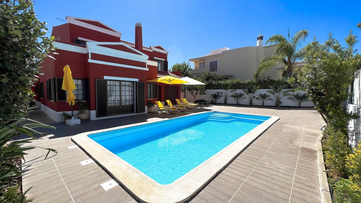 Gambelas Villa | Sunshine Villa
