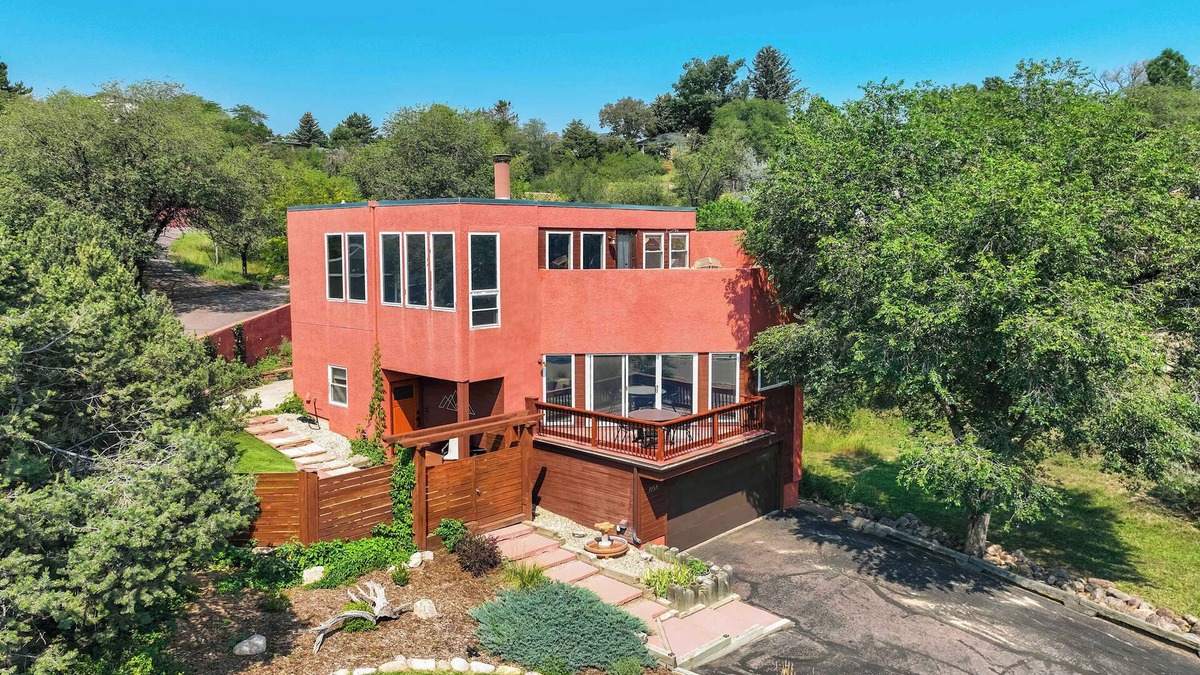 Skyway House | Sunstone Mesa! Luxe Broadmoor Getaway w Hot Tub