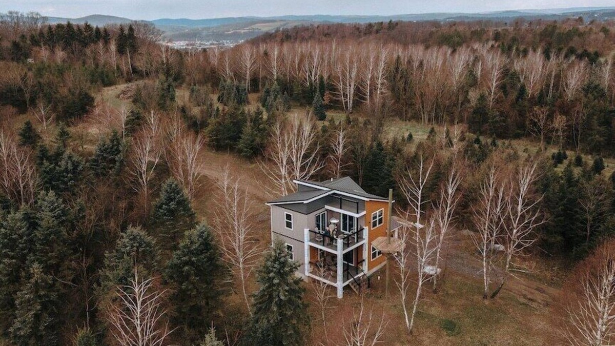 Catawissa Ski Chalet | Suntower 60 acre/pavillion/HOT TUB/hiking trails/ultra private
