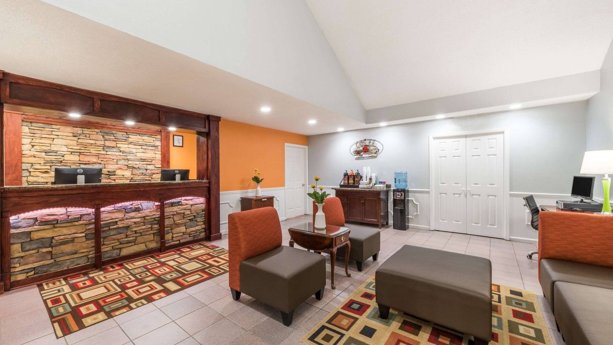 Alexander City Hotel | Super 8 by Wyndham Alexander City