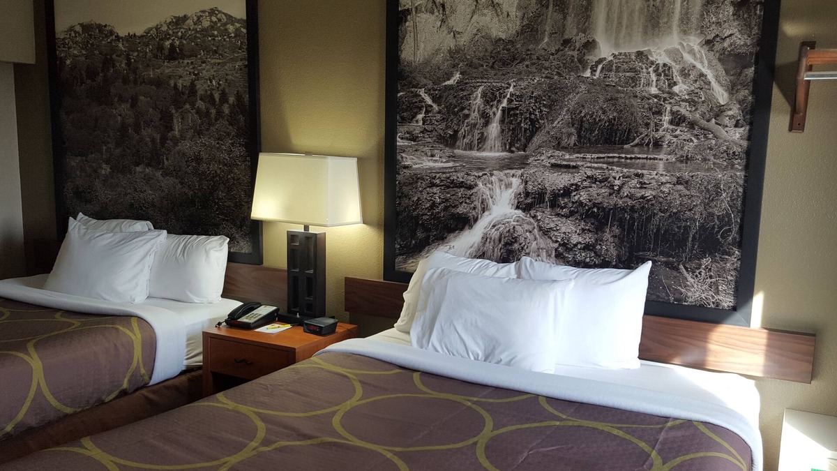 Abingdon Hotel | Super 8 by Wyndham Abingdon VA
