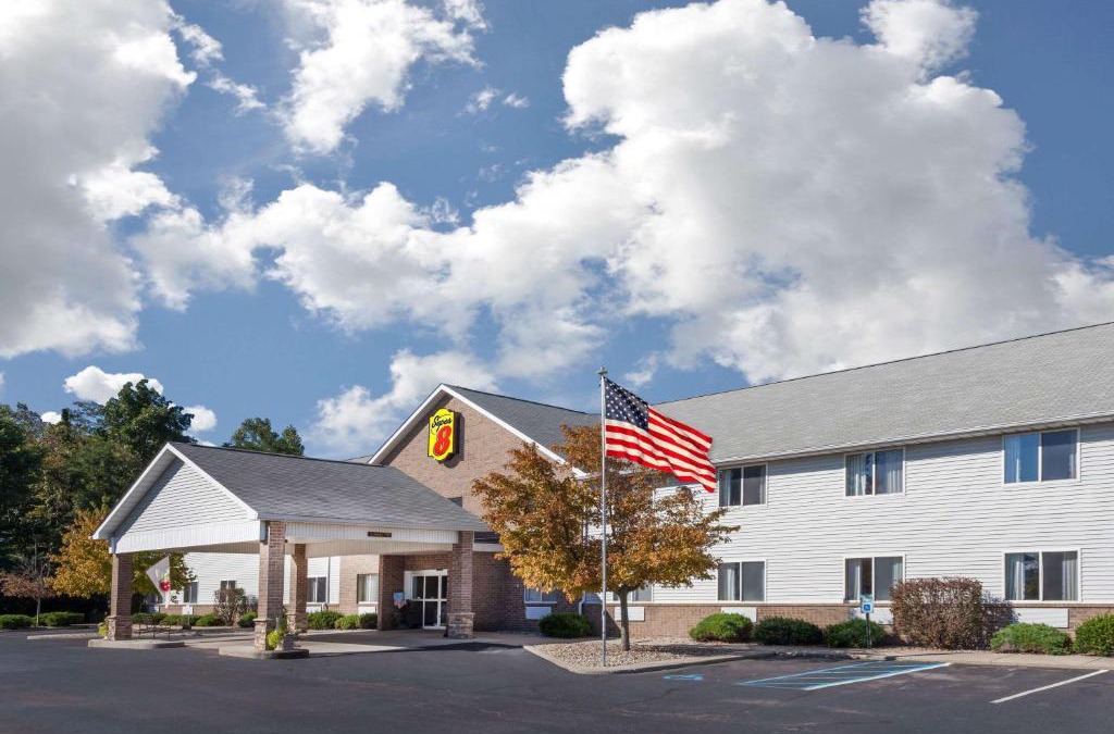 Adrian Hotel | Super 8 by Wyndham Adrian