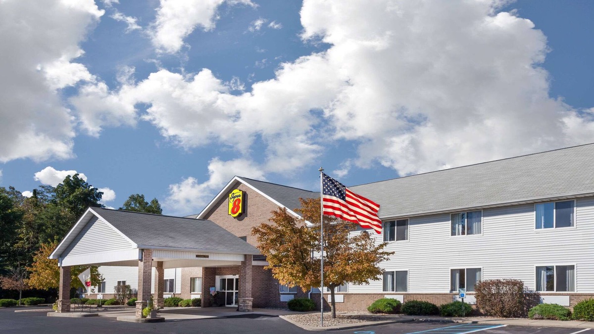 Adrian Hotel | Super 8 by Wyndham Adrian
