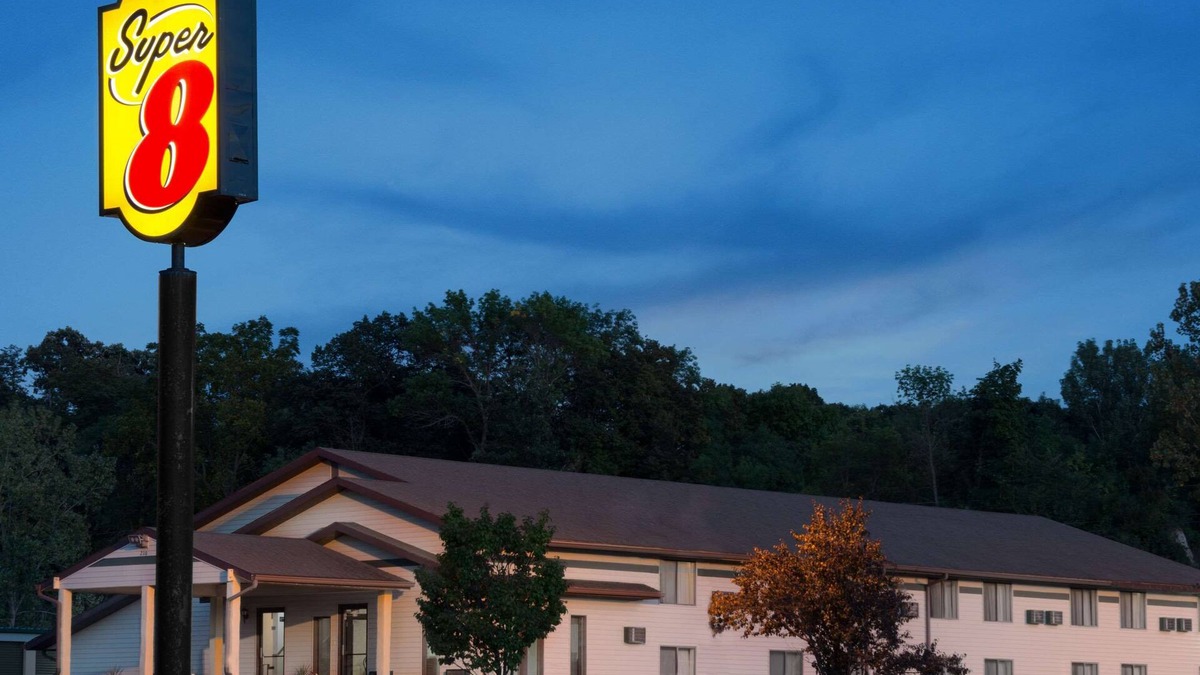 Algona Hotel | Super 8 by Wyndham Algona