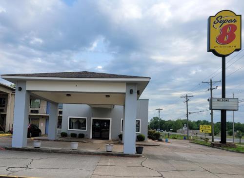 Caddo Valley Hotel | Super 8 by Wyndham Arkadelphia Caddo Valley Area
