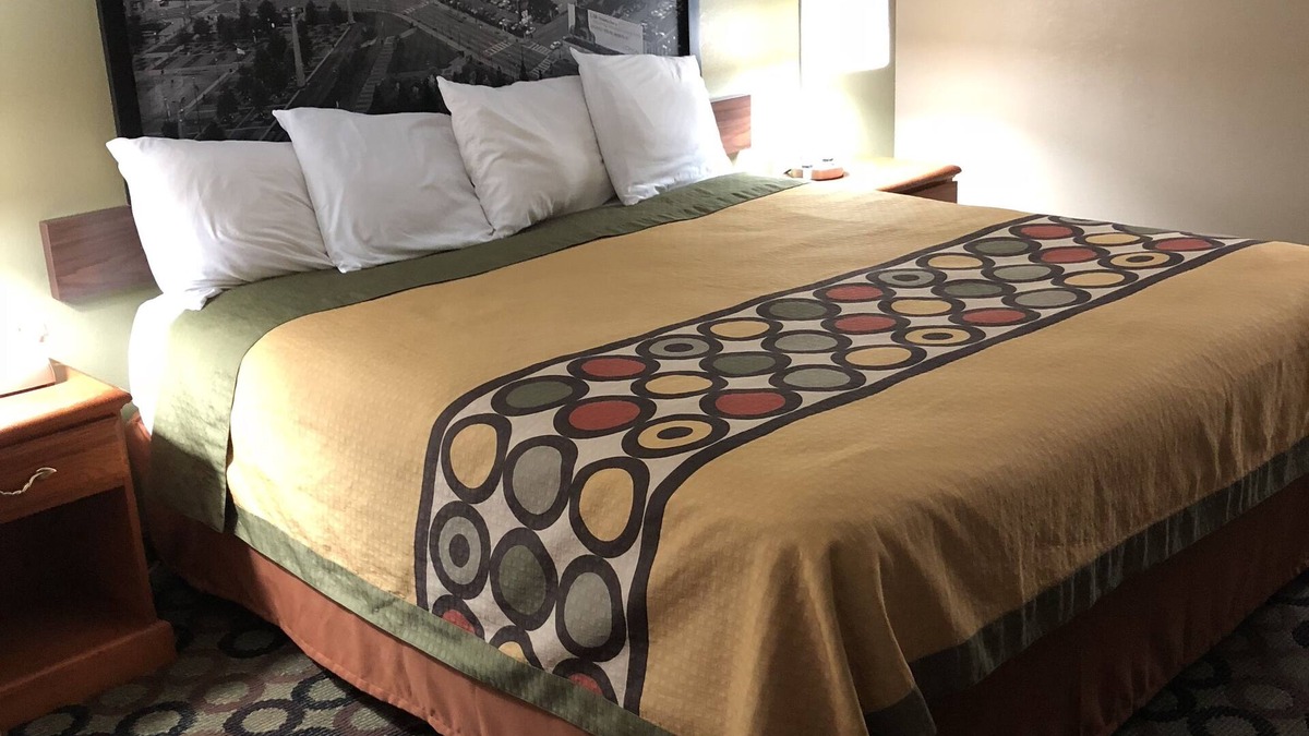 Ashburn Hotel | Super 8 by Wyndham Ashburn