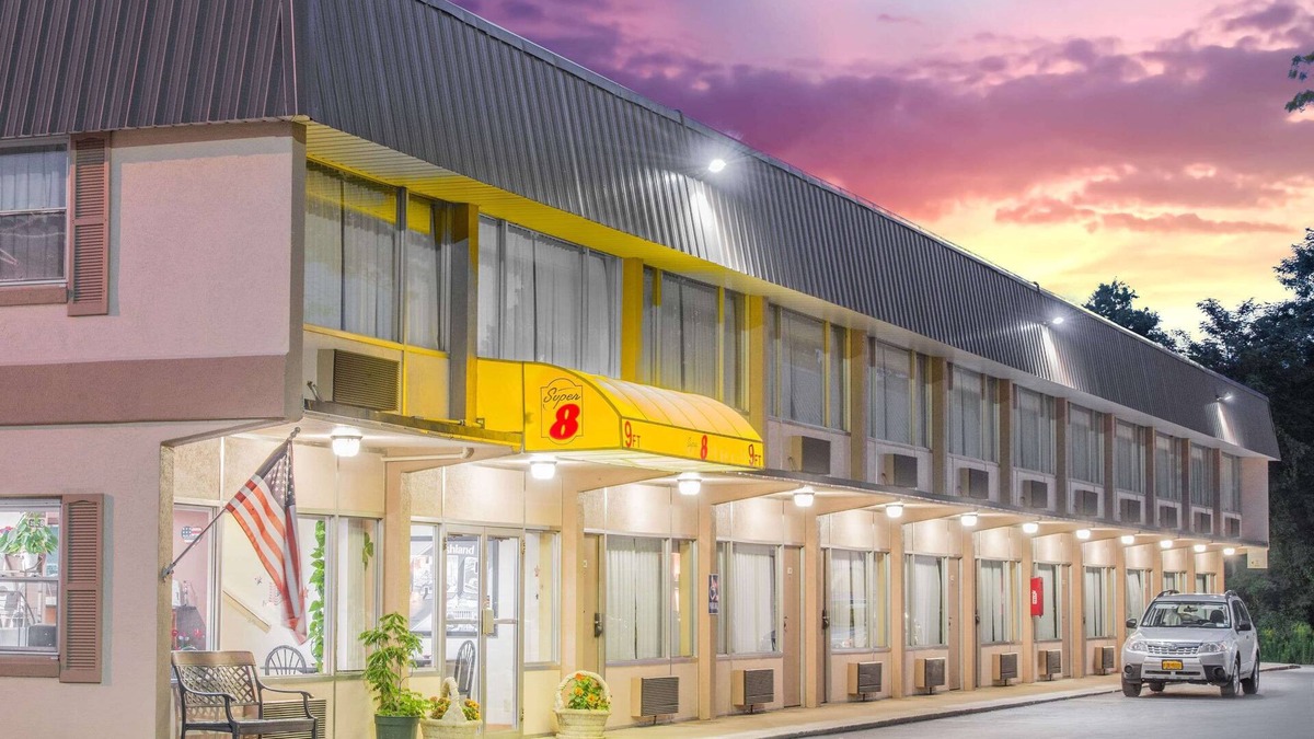 Ashland Hotel | Super 8 by Wyndham Ashland
