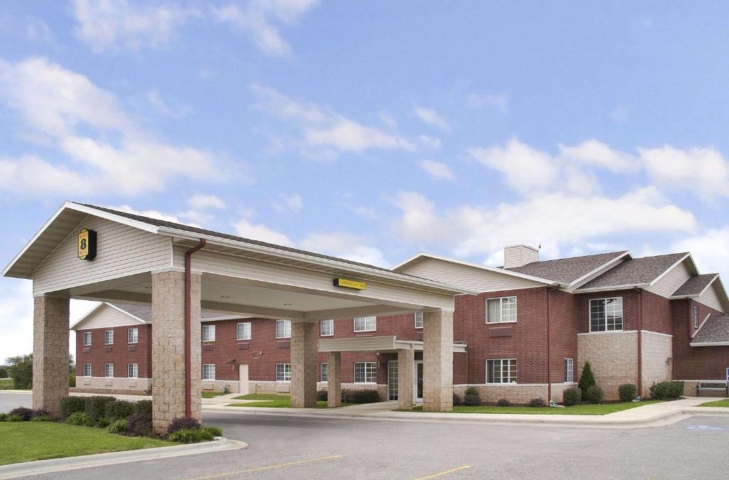 Ava Hotel | Super 8 by Wyndham Ava