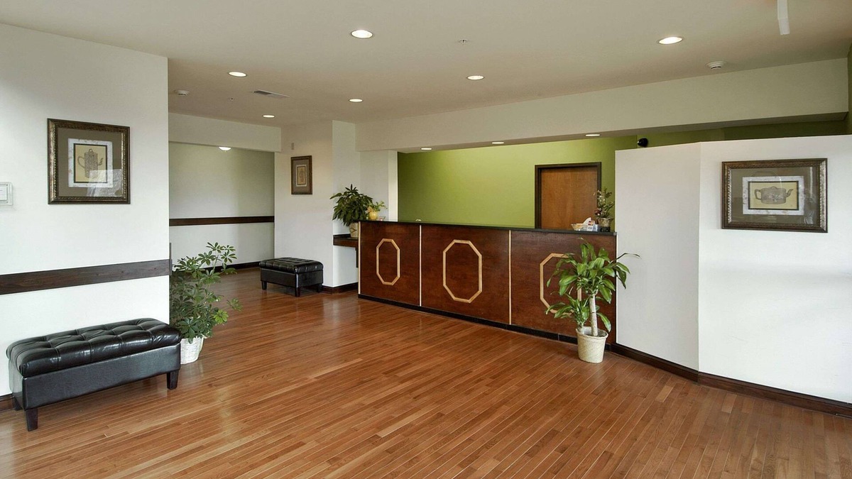 Bowling Green Hotel | Super 8 by Wyndham Bowling Green North