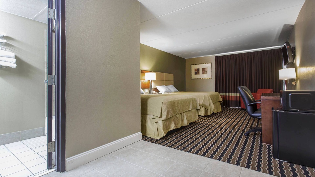 Gold Rock Hotel | Super 8 by Wyndham Battleboro/Rocky Mount