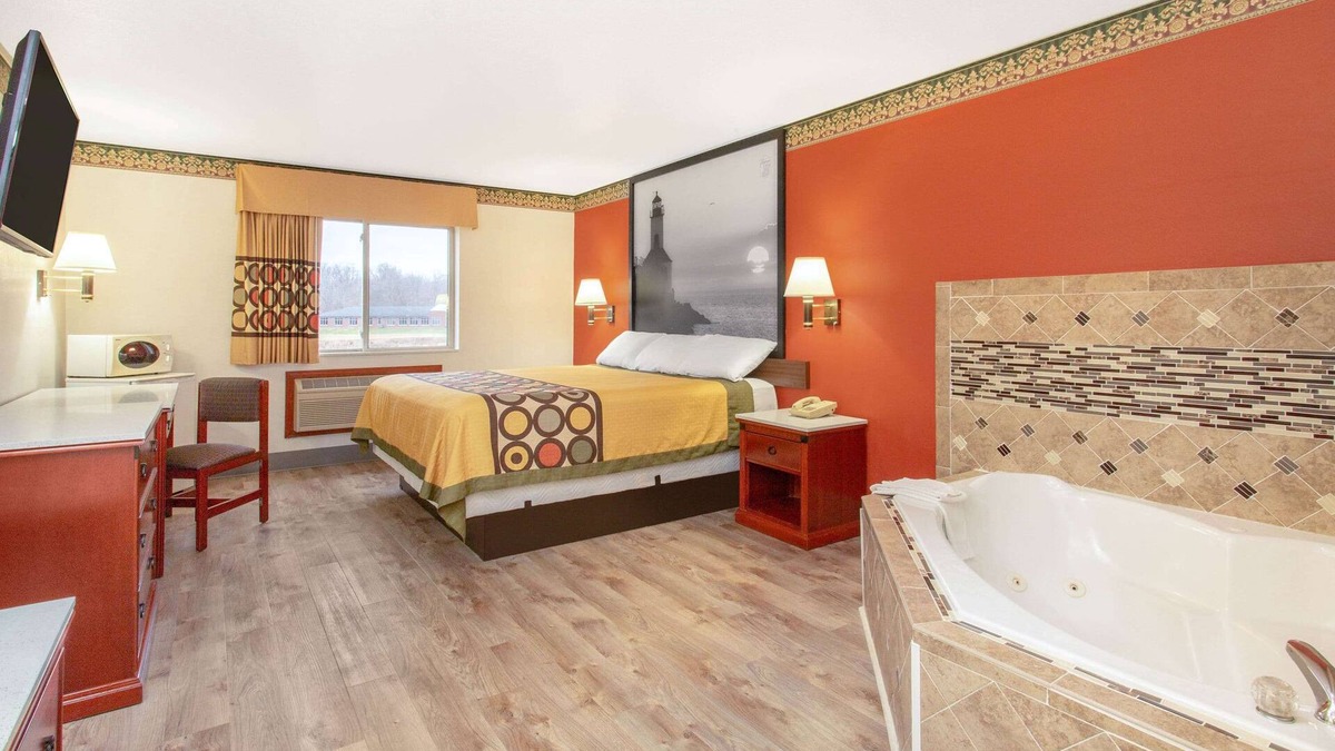 Avoca Hotel | Super 8 by Wyndham Bedford