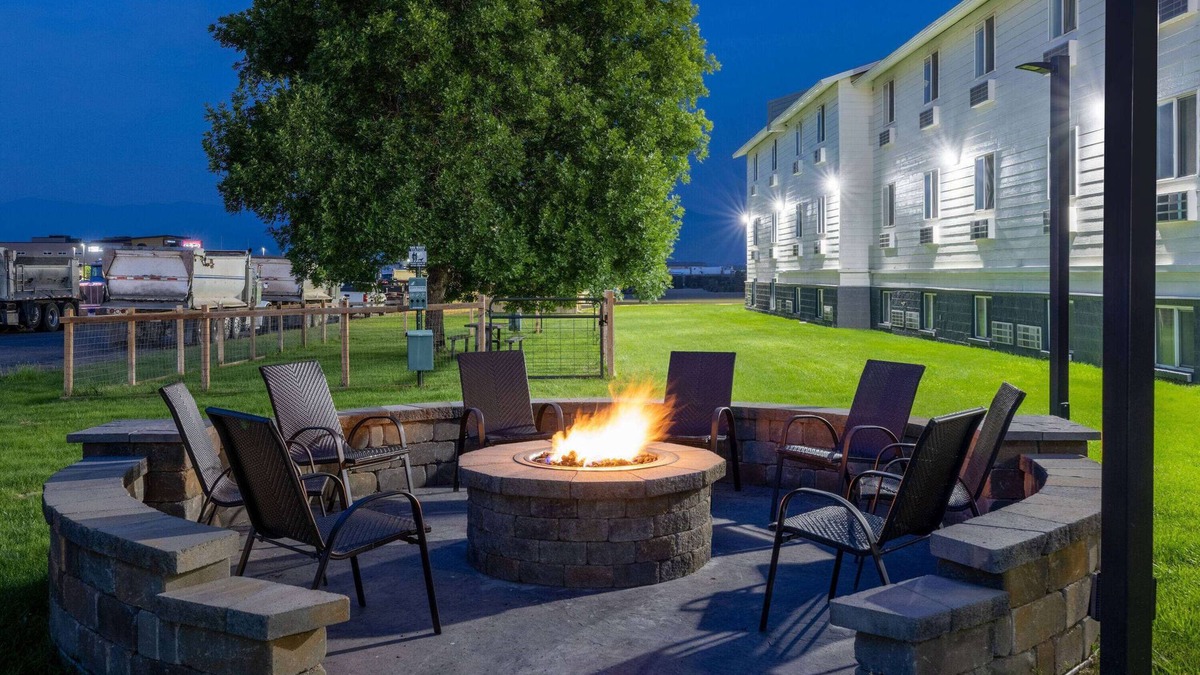 Bozeman Hotel | Super 8 by Wyndham Belgrade/Bozeman Airport