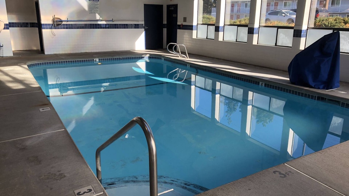 Old Farm District Hotel | Super 8 by Wyndham Bend