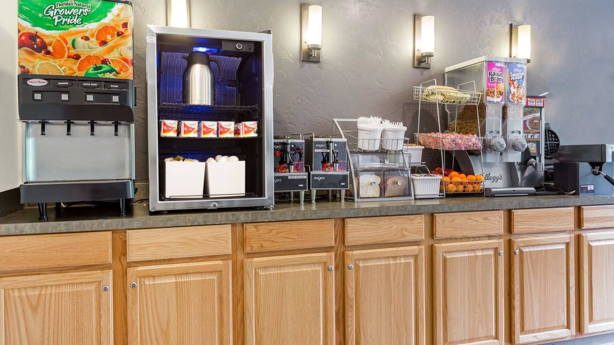 West Hills Hotel | Super 8 by Wyndham Bremerton