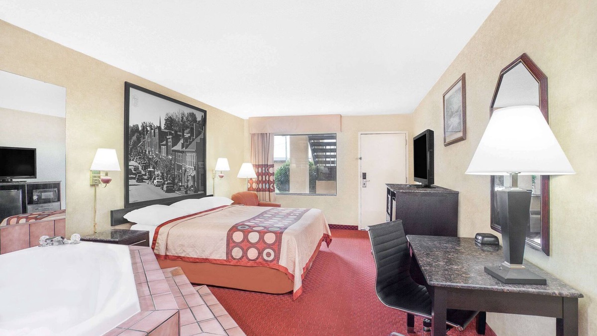 Mohawk Hotel | Super 8 by Wyndham Bulls Gap Greeneville Area