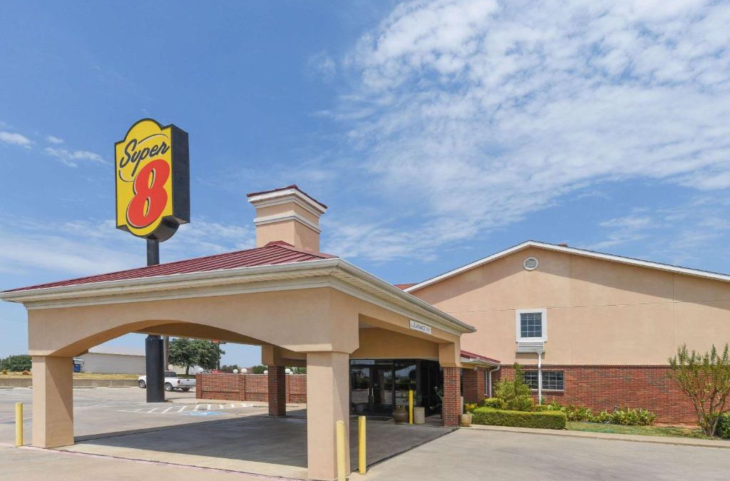 Burleson Hotel | Super 8 by Wyndham Burleson Fort Worth Area