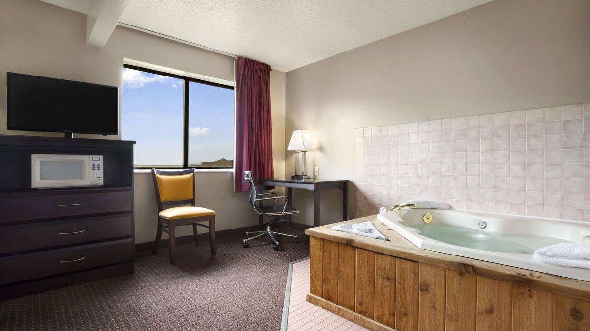 Cameron Hotel | Super 8 by Wyndham Cameron