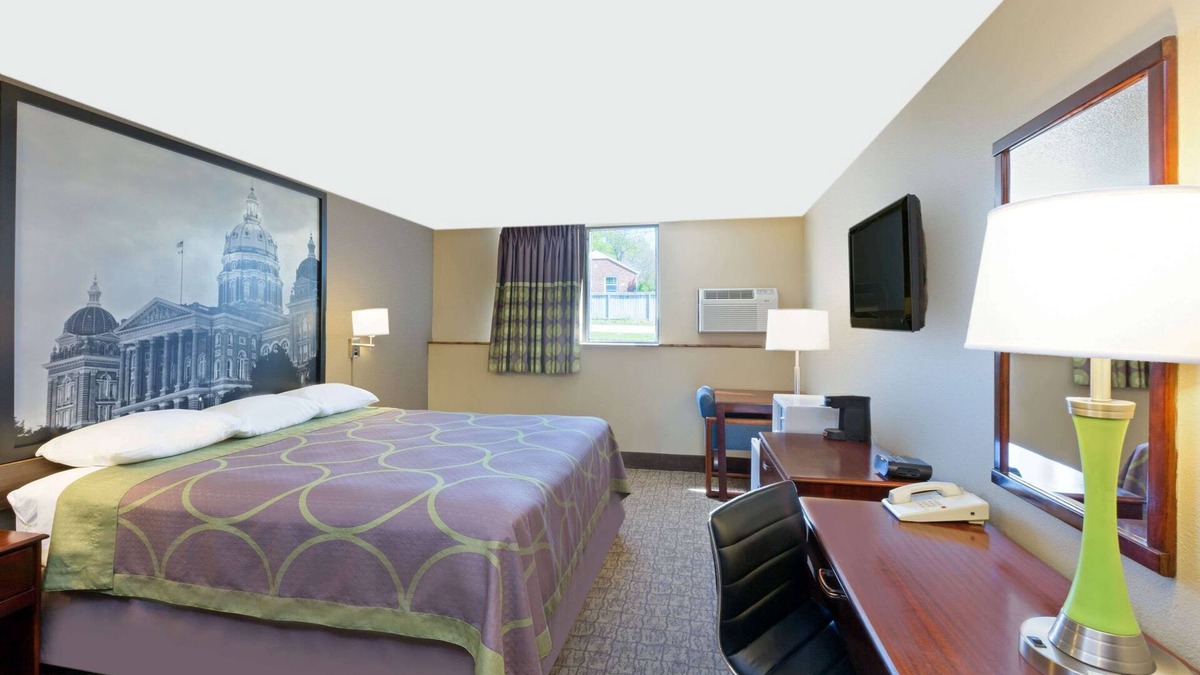 Carroll Hotel | Super 8 by Wyndham Carroll