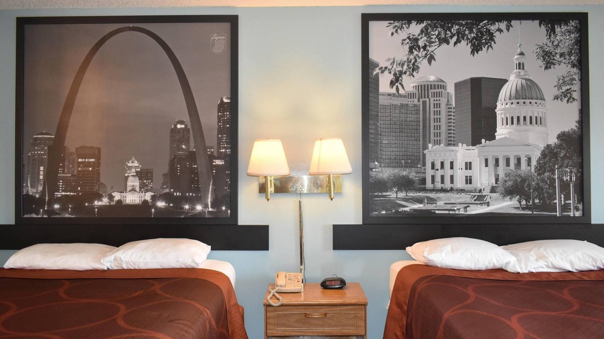 Carthage Hotel | Super 8 by Wyndham Carthage