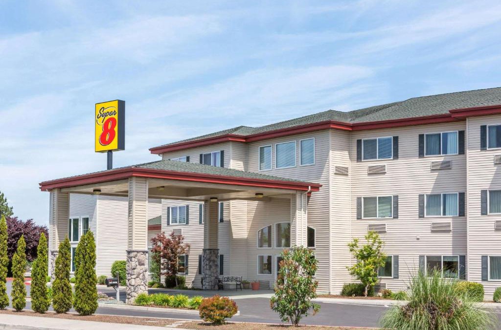 Medford Hotel | Super 8 by Wyndham Central Pt Medford