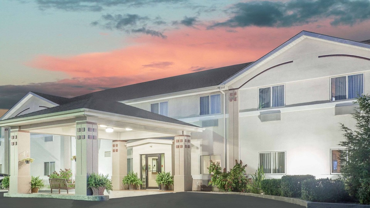 Central City Hotel | Super 8 by Wyndham Central City