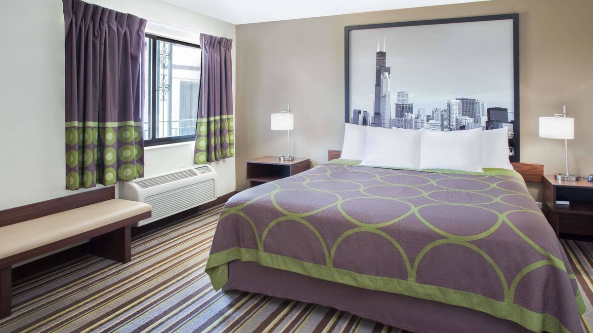 River Grove Hotel | Super 8 by Wyndham Chicago/Rosemont/O'Hare/SE