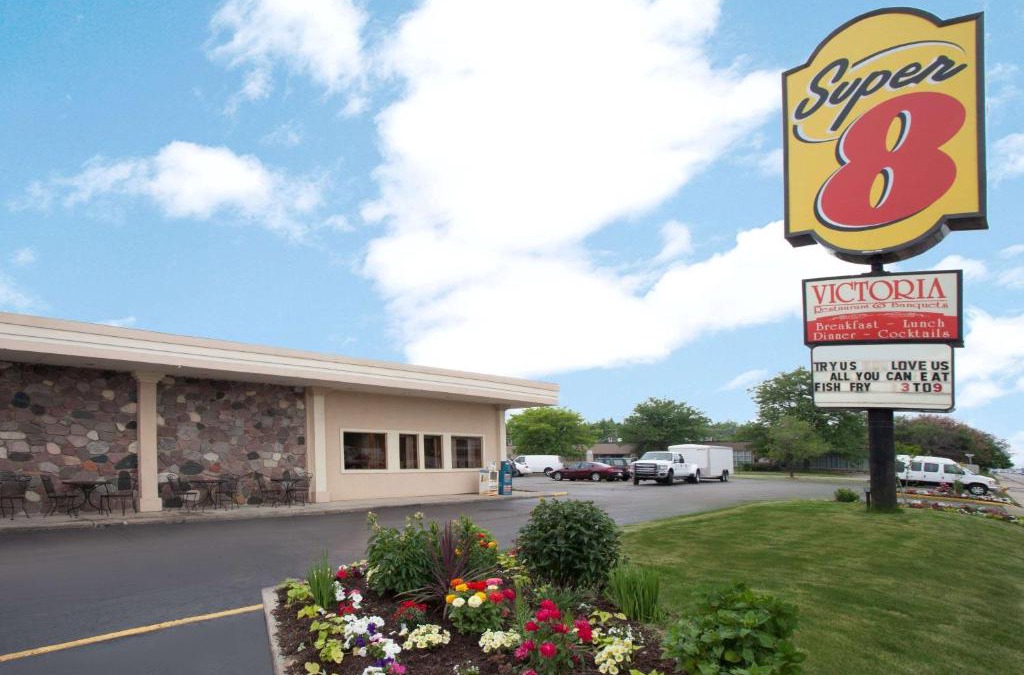 Melrose Park Hotel | Super 8 by Wyndham Chicago Northlake O'Hare South