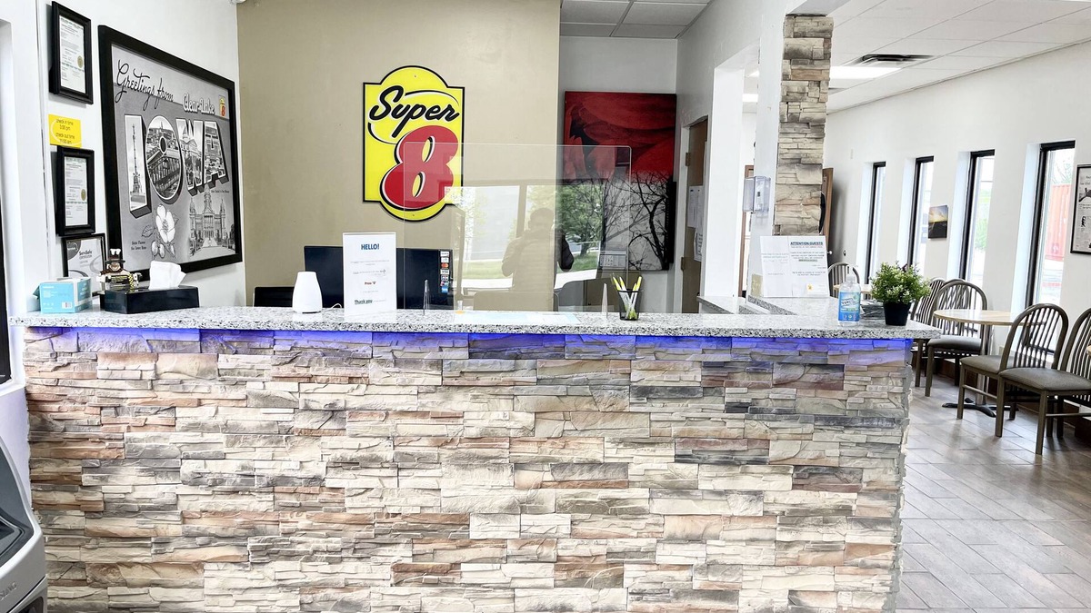 Clear Lake Hotel | Super 8 by Wyndham Clear Lake