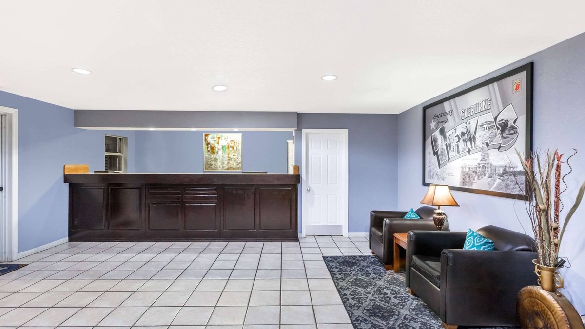 Cleburne Hotel | Super 8 by Wyndham Cleburne