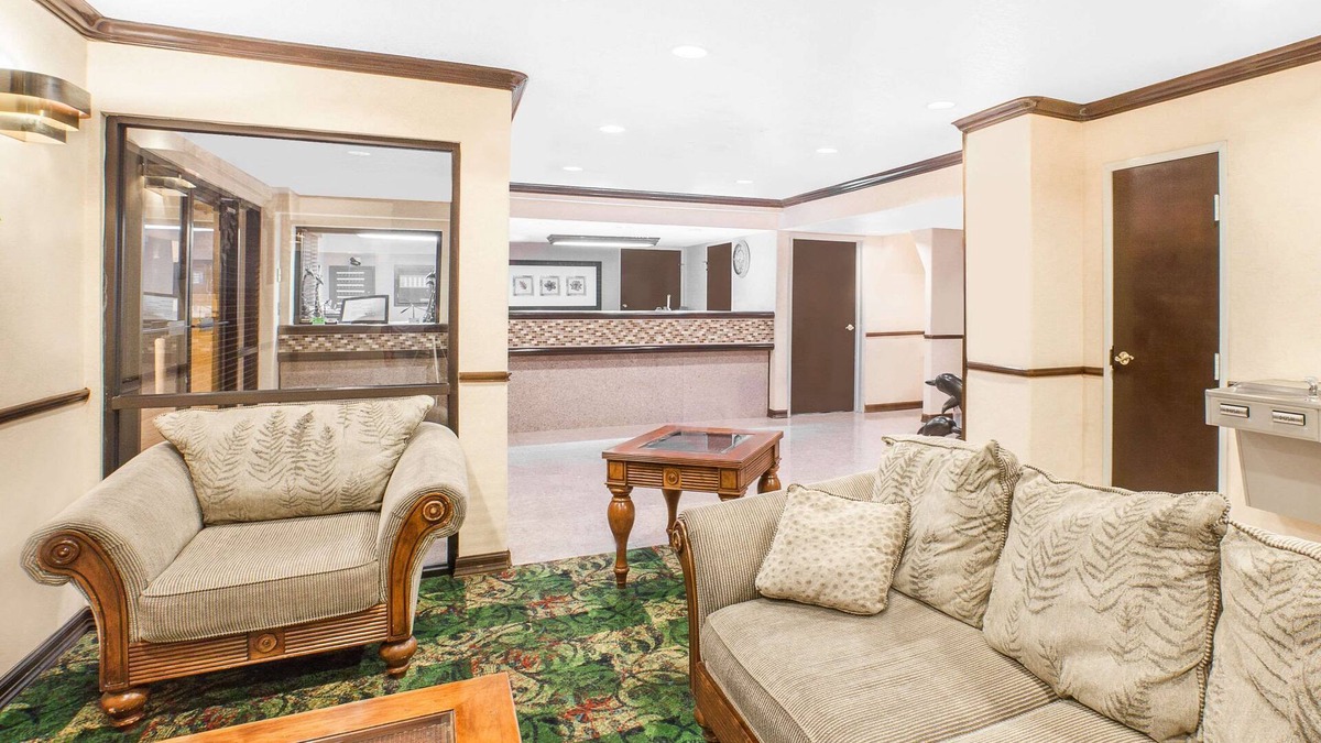 Central City Hotel | Super 8 by Wyndham Corpus Christi