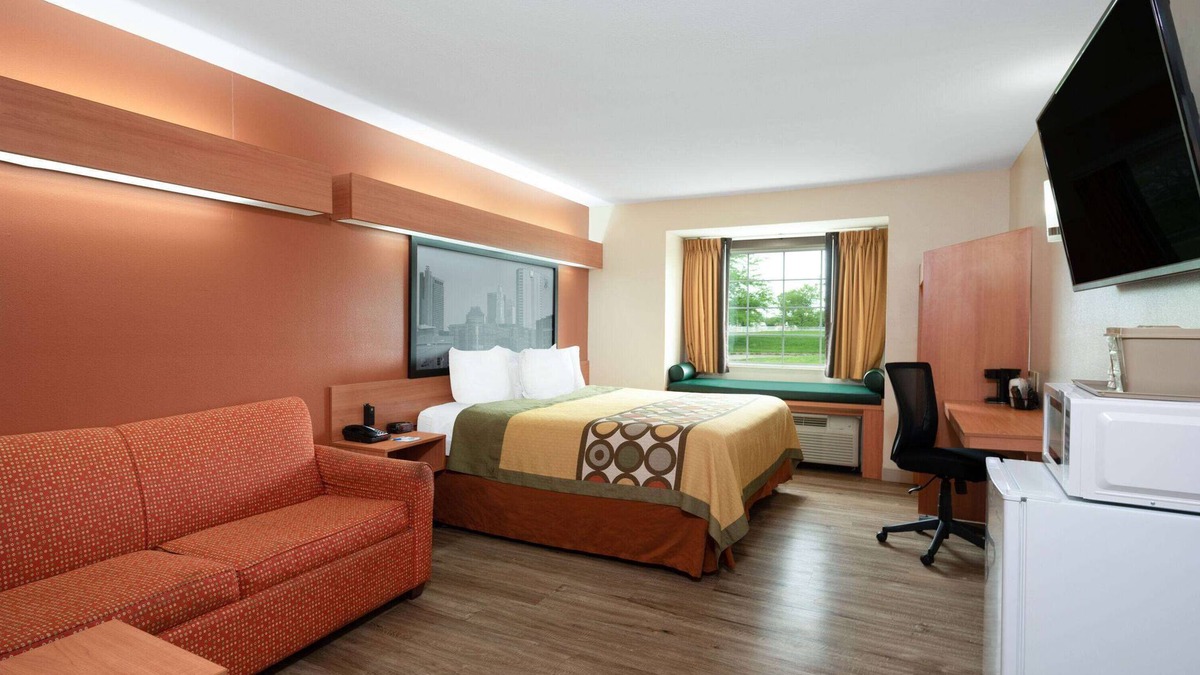 Columbus Hotel | Super 8 by Wyndham Columbus West