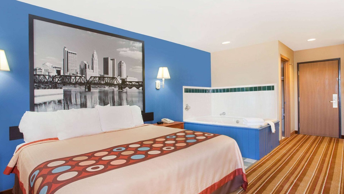 Defiance Hotel | Super 8 by Wyndham Defiance
