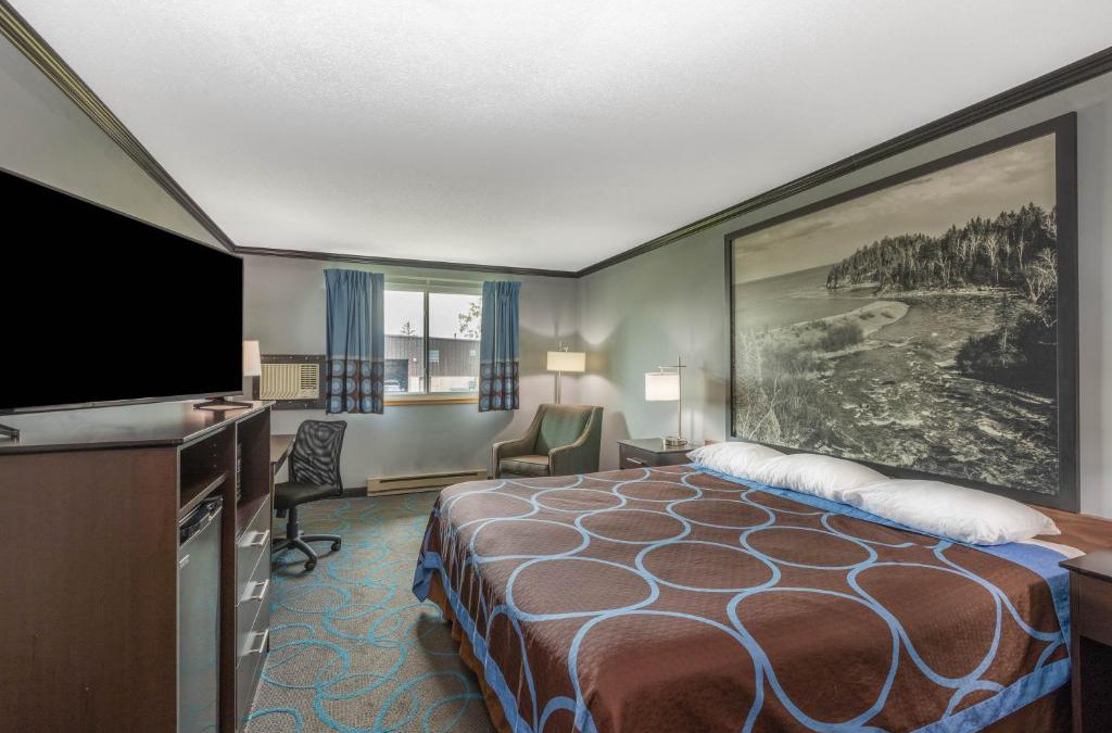 Duluth Hotel | Super 8 by Wyndham Duluth