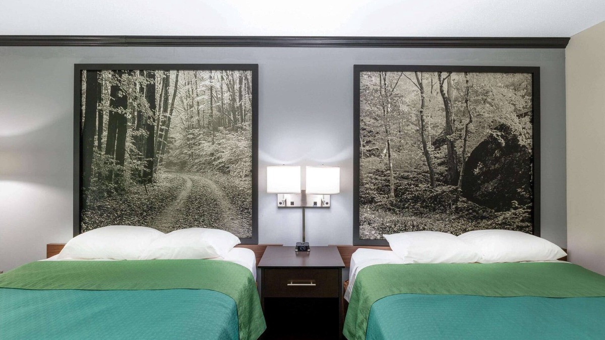 Duluth Hotel | Super 8 by Wyndham Duluth