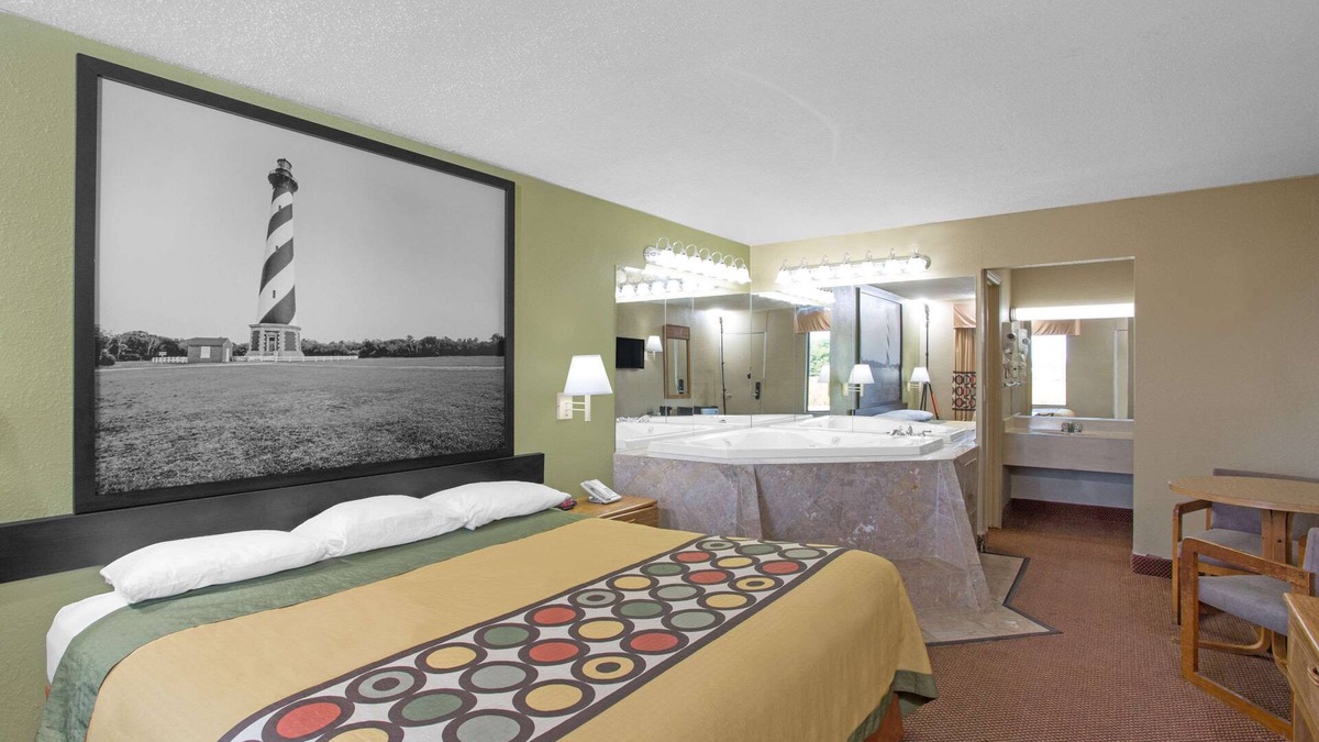 Dunn Hotel | Super 8 by Wyndham Dunn