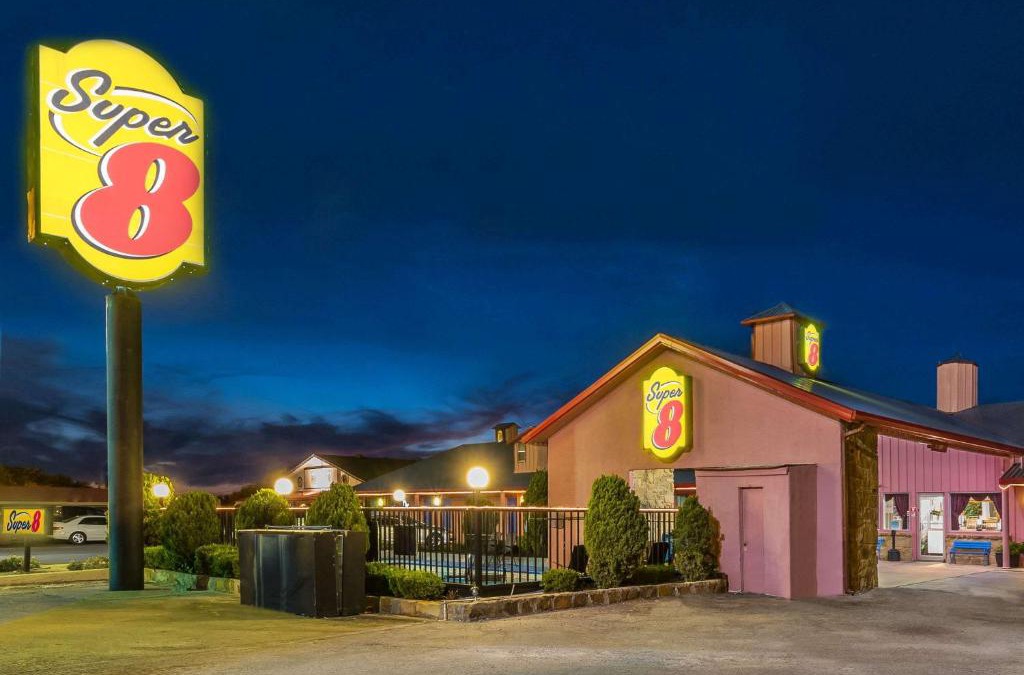 Eastland Hotel | Super 8 by Wyndham Eastland