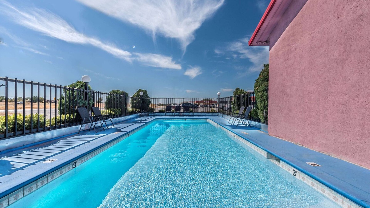 Eastland Hotel | Super 8 by Wyndham Eastland