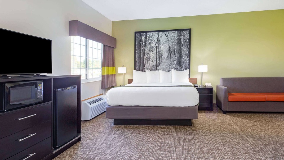 Emmetsburg Hotel | Super 8 by Wyndham Emmetsburg