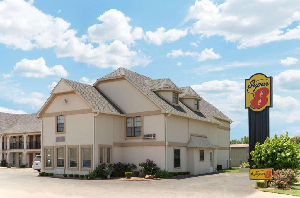 Enid Hotel | Super 8 by Wyndham Enid