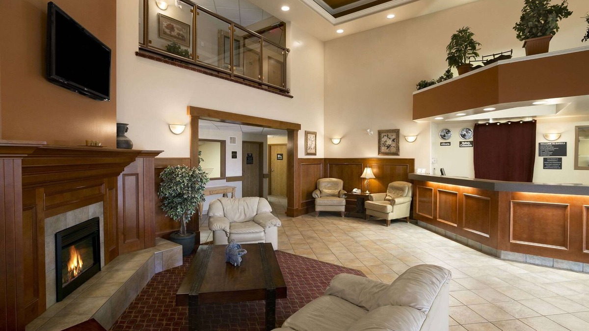 Fort Nelson Hotel | Super 8 by Wyndham Fort Nelson BC