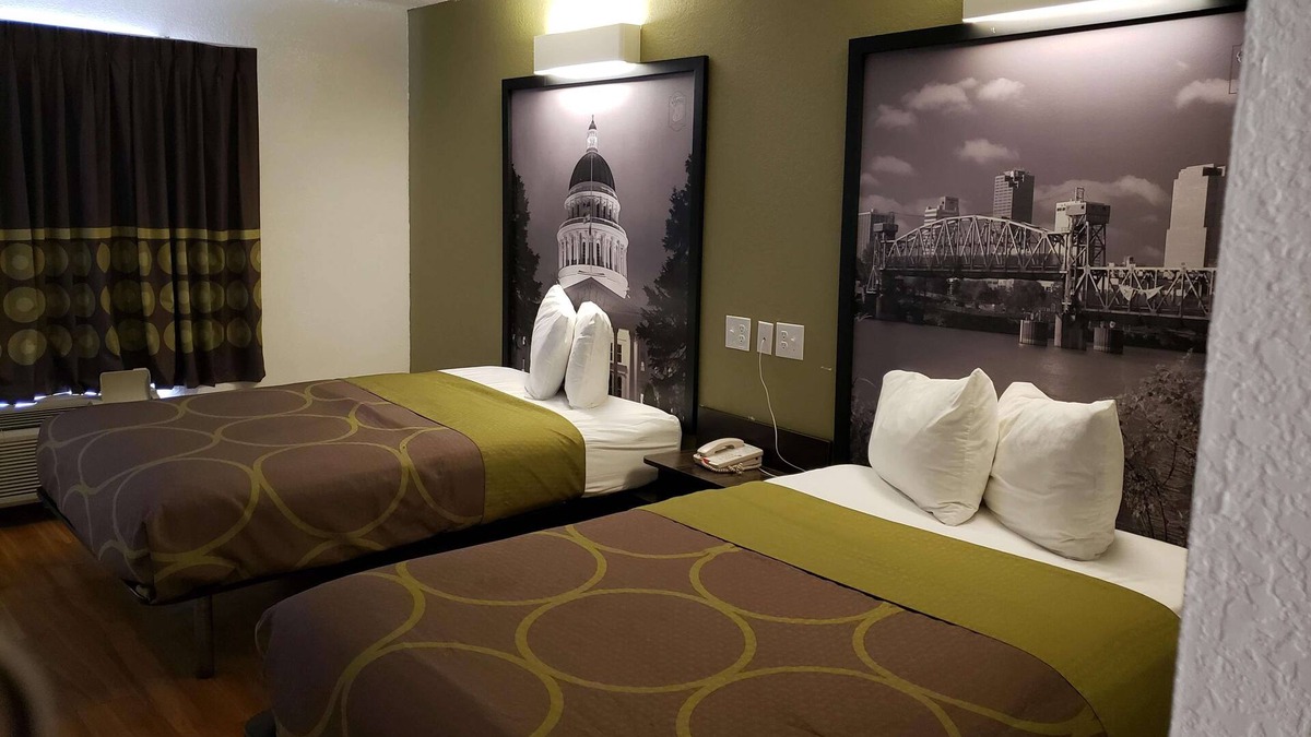 Fort Smith Hotel | Super 8 by Wyndham Fort Smith