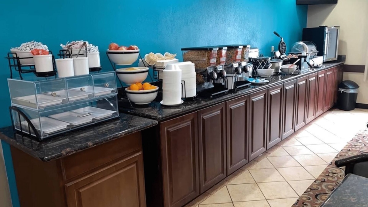Great Bend Hotel | Super 8 by Wyndham Great Bend