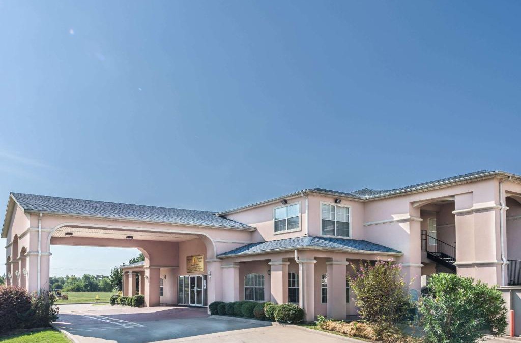 Greenville Hotel | Super 8 by Wyndham Greenville