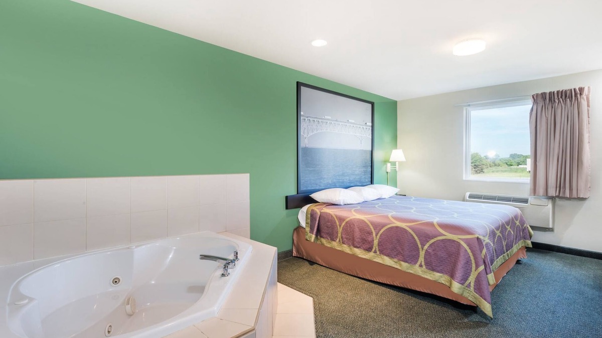Hagerstown Hotel | Super 8 by Wyndham Hagerstown/Halfway Area